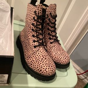 Torrid - chunky bottom combat leopard print boots – size 9.5